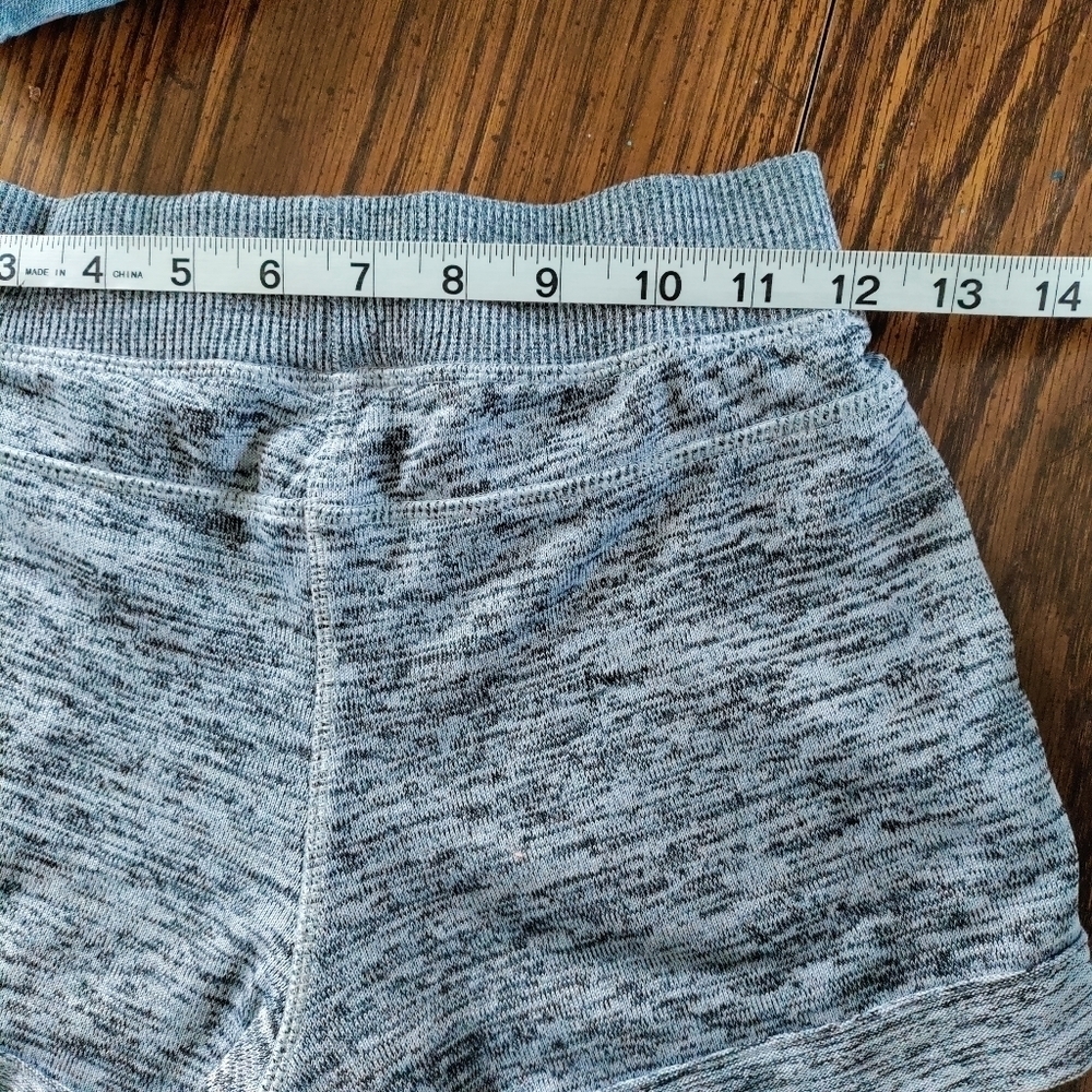 Drawstring shorts with pockets - Picture 5 of 6